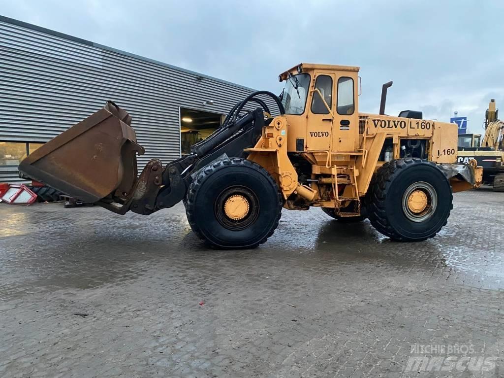 Volvo L160 لوادر بعجل