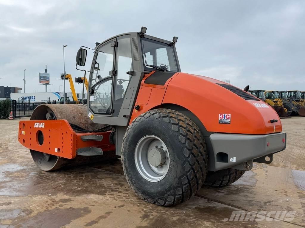 Atlas AW1120 (12t) مداحل أحادية الأسطوانة