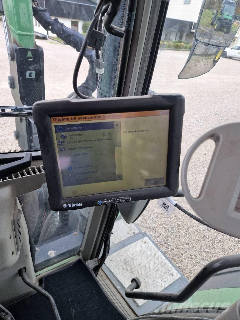 Fendt 820 GPS الجرارات