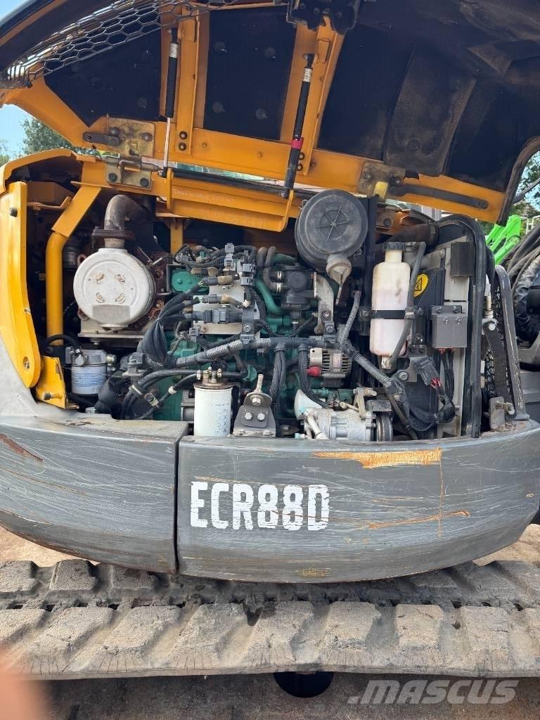 Volvo ECR 88 D حفارات وسط 7 طن - 12 طن