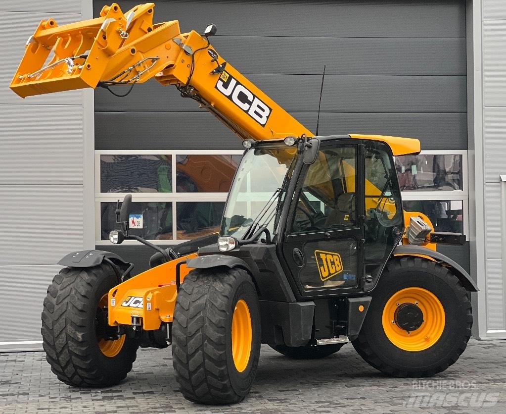 JCB 541-70 Agri Plus مناولات متداخلة