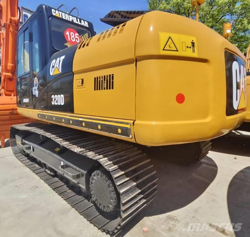 CAT 320 D حفارات زحافة