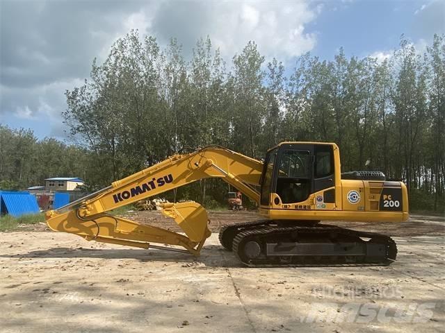 Komatsu PC200-8 حفارات زحافة