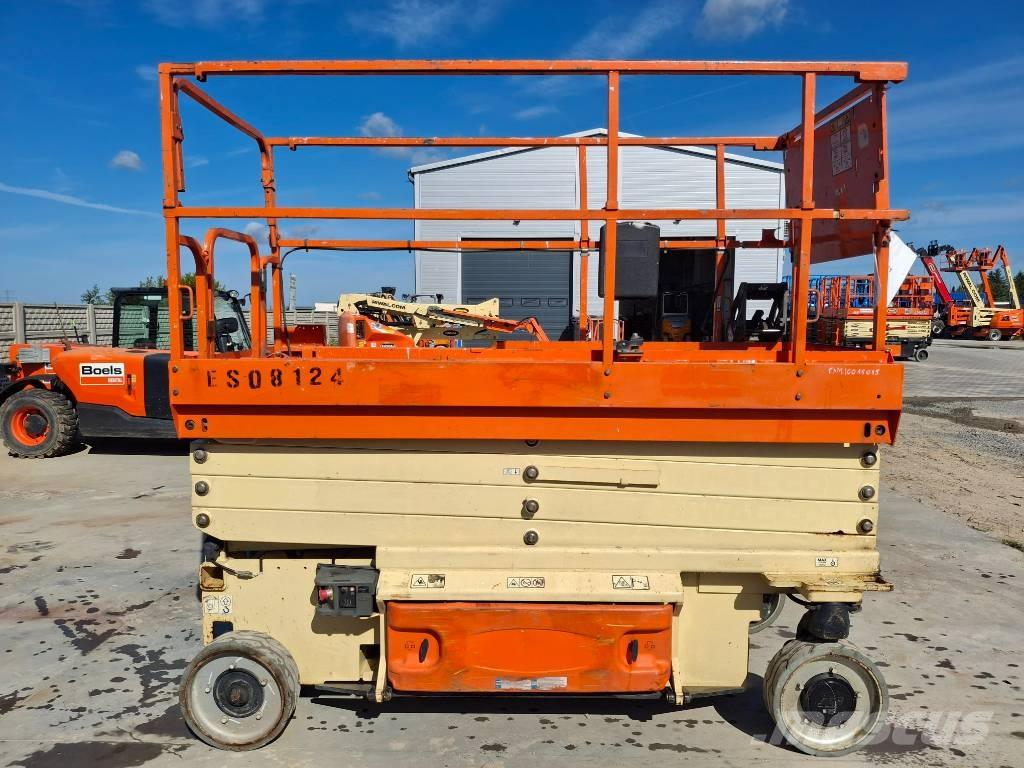 JLG 2646ES رافعات مقصية الشكل