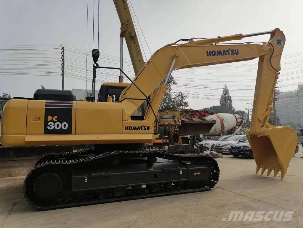 Komatsu PC 300 حفارات زحافة