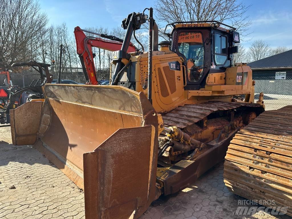 CAT D 7 E LGP بلدوزرات مجنزرة