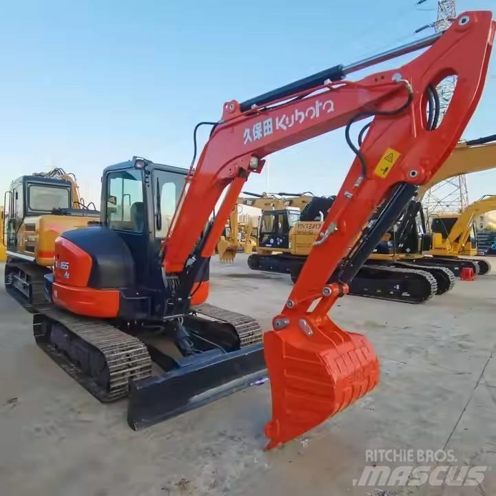 Kubota KX165 حفارات زحافة