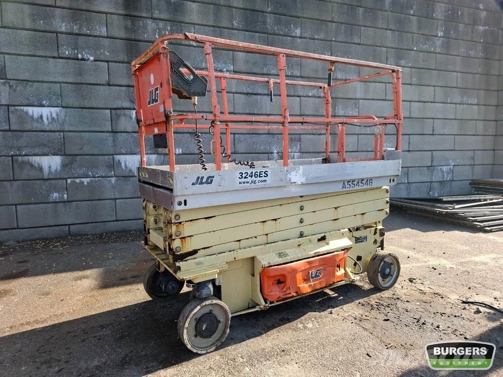 JLG 3246ES رافعات مقصية الشكل
