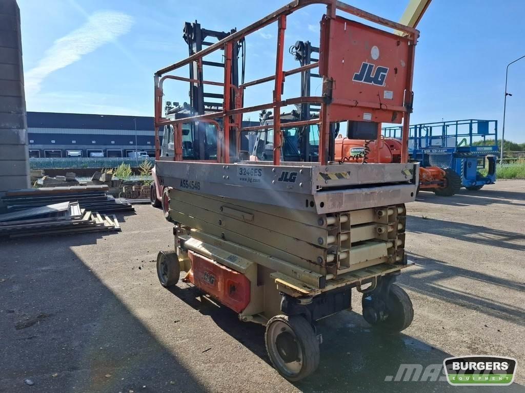 JLG 3246ES رافعات مقصية الشكل