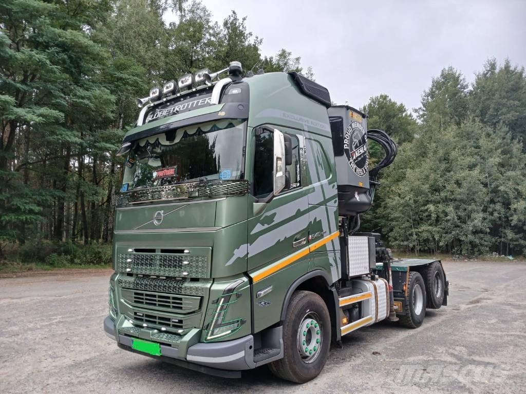 Volvo FH شاحنات نقل ألواح الخشب