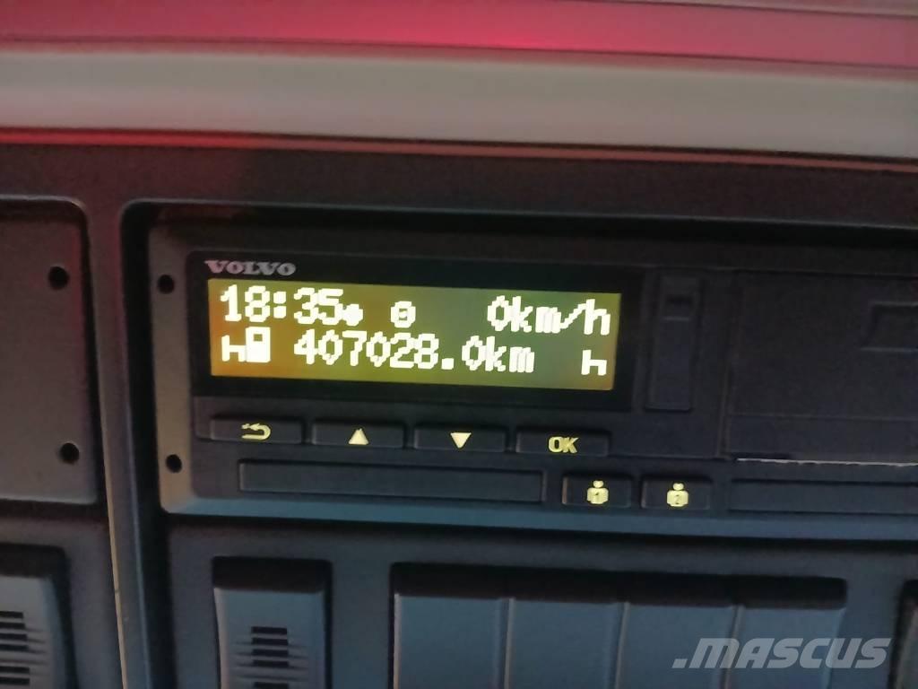 Volvo FH شاحنات نقل ألواح الخشب