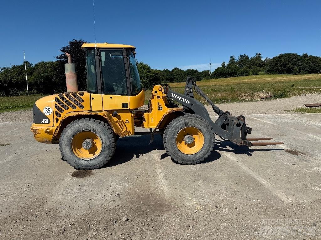 Volvo L 45 B لوادر بعجل