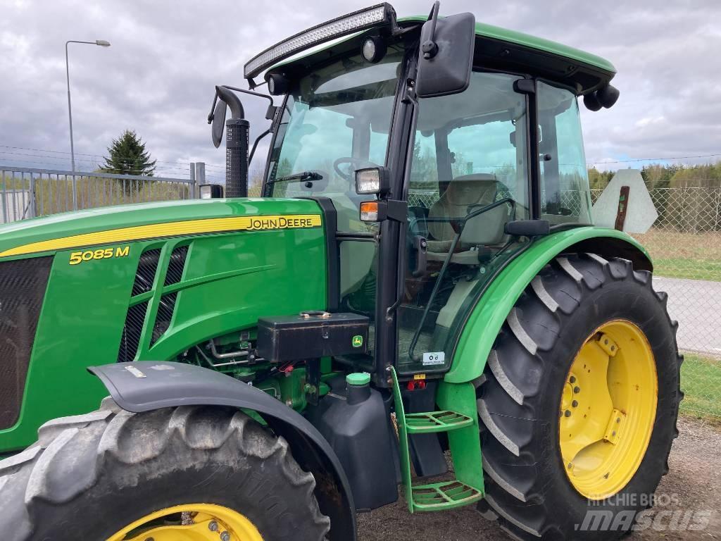 John Deere 5085 M الجرارات