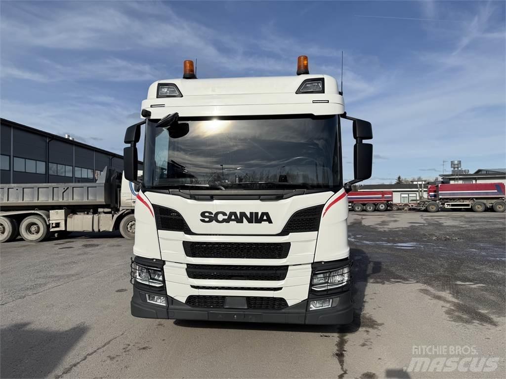 Scania P 360 6X2 شاحنات بمقصورة وهيكل