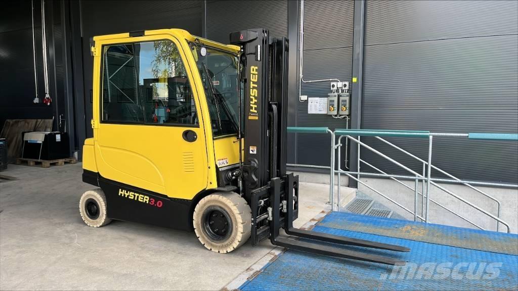 Hyster J 3.0 XN شاحنات ذات رافعات شوكية تعمل بالكهرباء