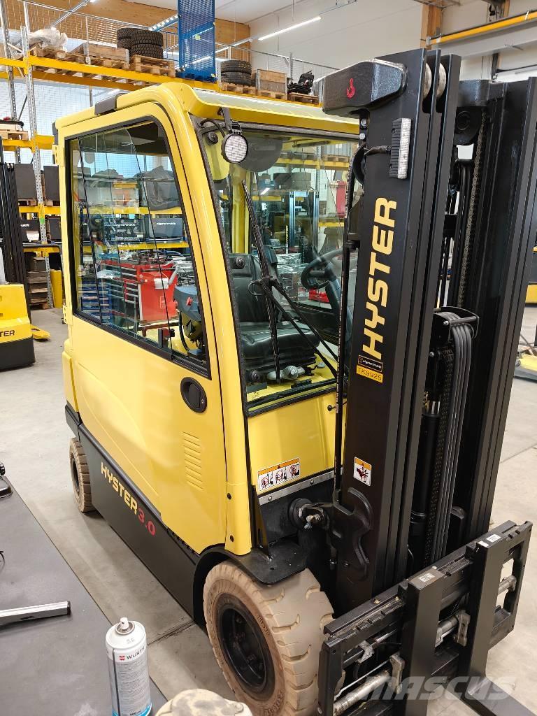Hyster J 3.0 XN شاحنات ذات رافعات شوكية تعمل بالكهرباء