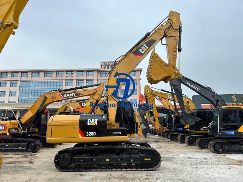 CAT 320D حفارات زحافة