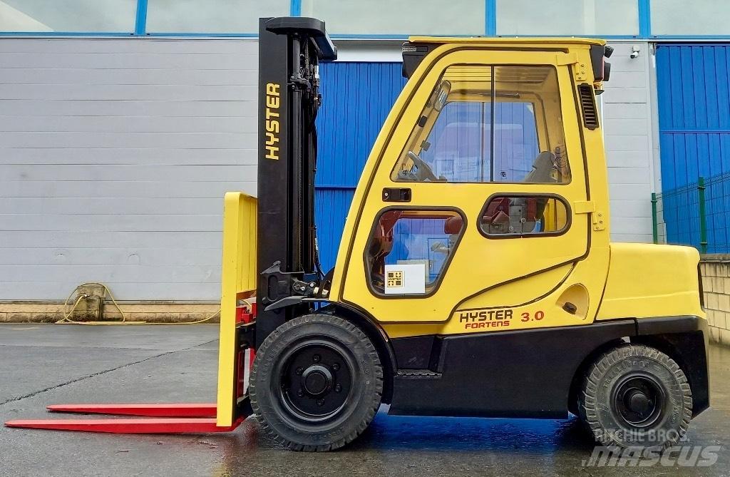 Hyster H 30 FT شاحنات الديزل