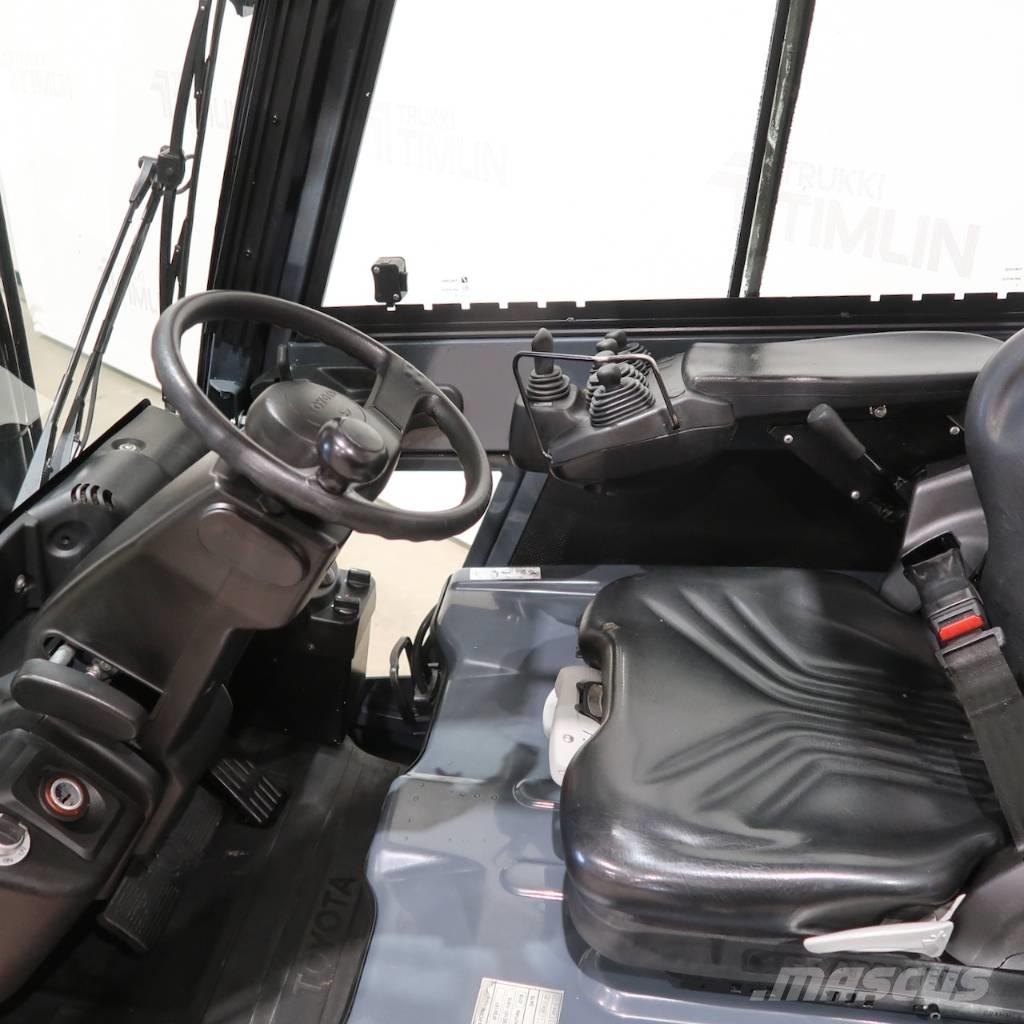 Toyota 8FBE18T شاحنات ذات رافعات شوكية تعمل بالكهرباء