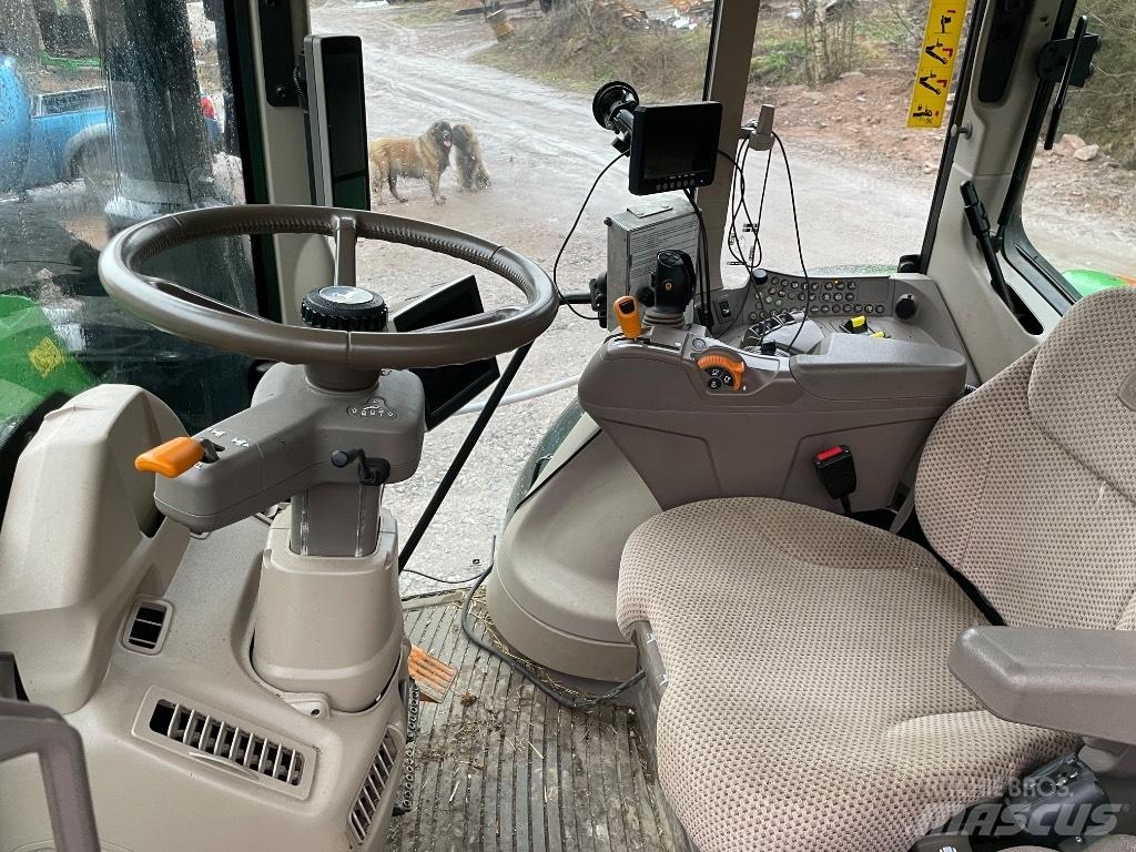 John Deere 6120 M الجرارات
