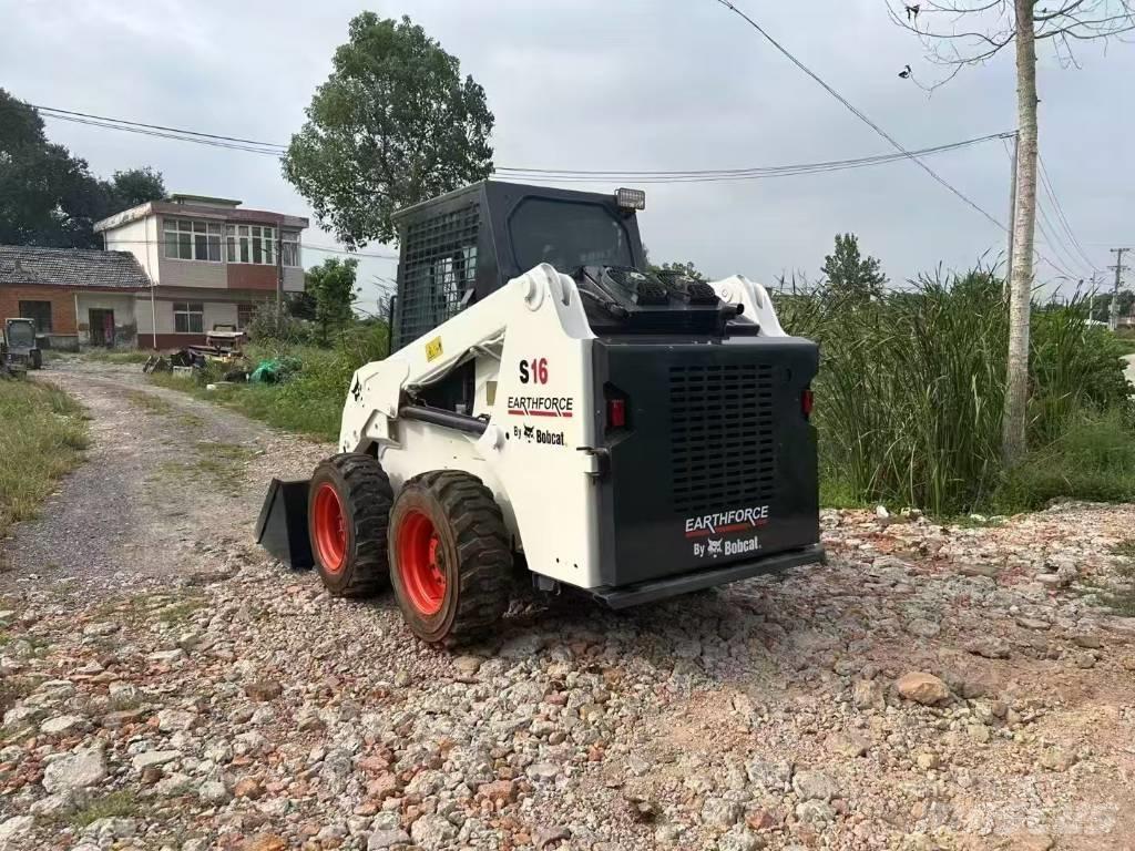 Bobcat S 16 لوادر انزلاقية التوجيه