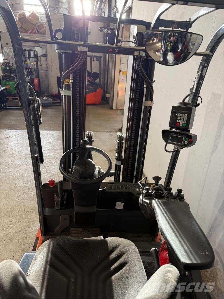 Toyota truck 7BEST15 شاحنات ذات رافعات شوكية تعمل بالكهرباء