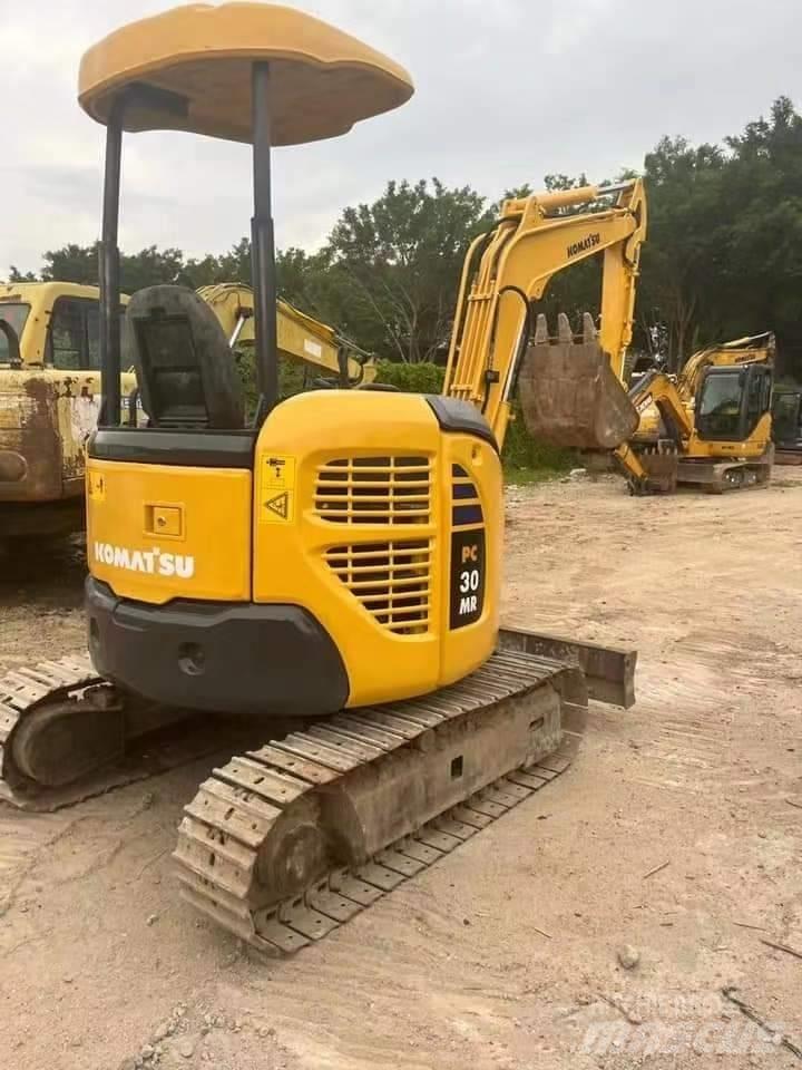 Komatsu PC 30 حفارات زحافة