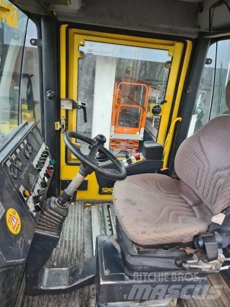 Bomag BW 174 AD مداحل ثنائية الاسطوانة