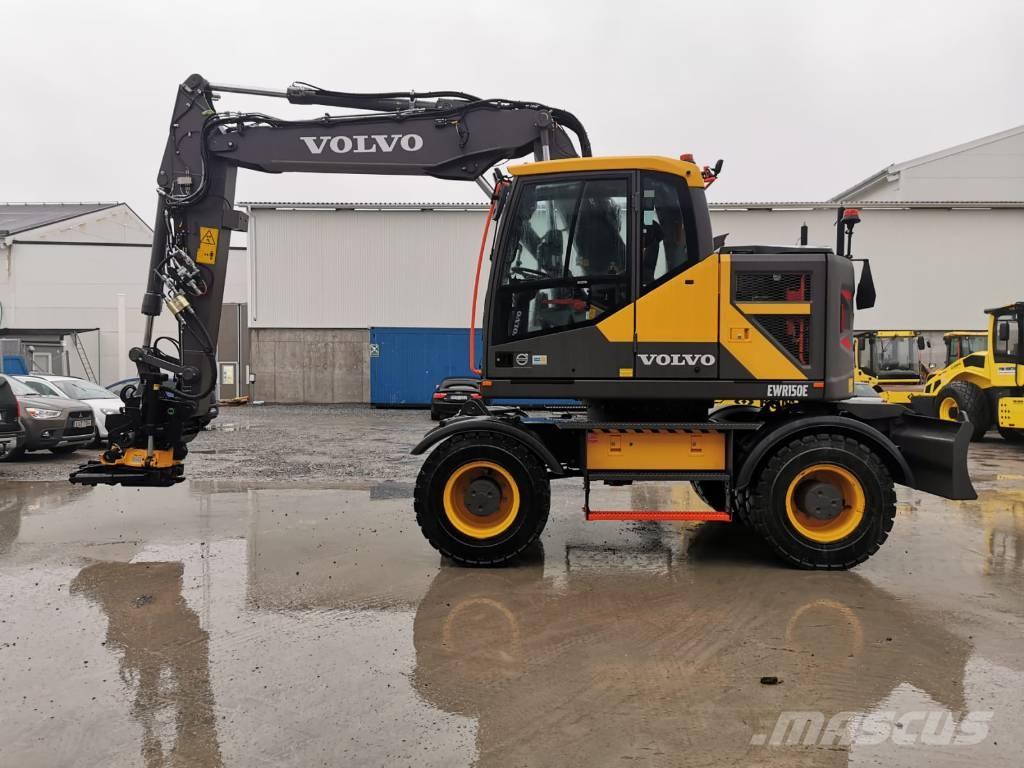 Volvo EWR 150 E حفارات بعجل