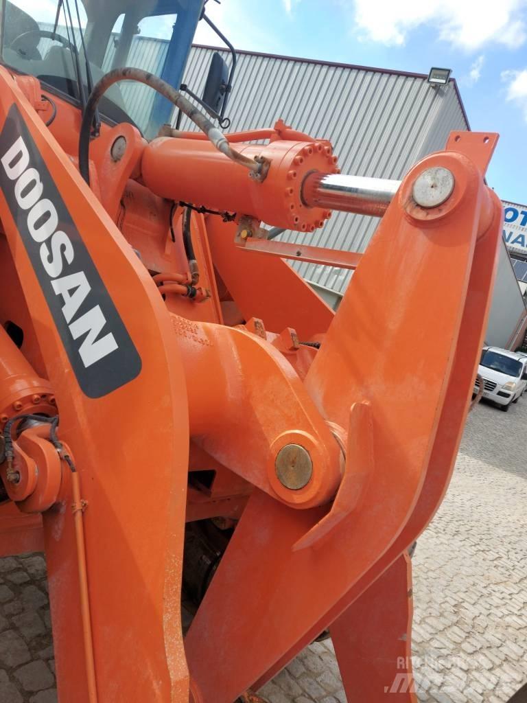 Doosan DL 300 لوادر بعجل