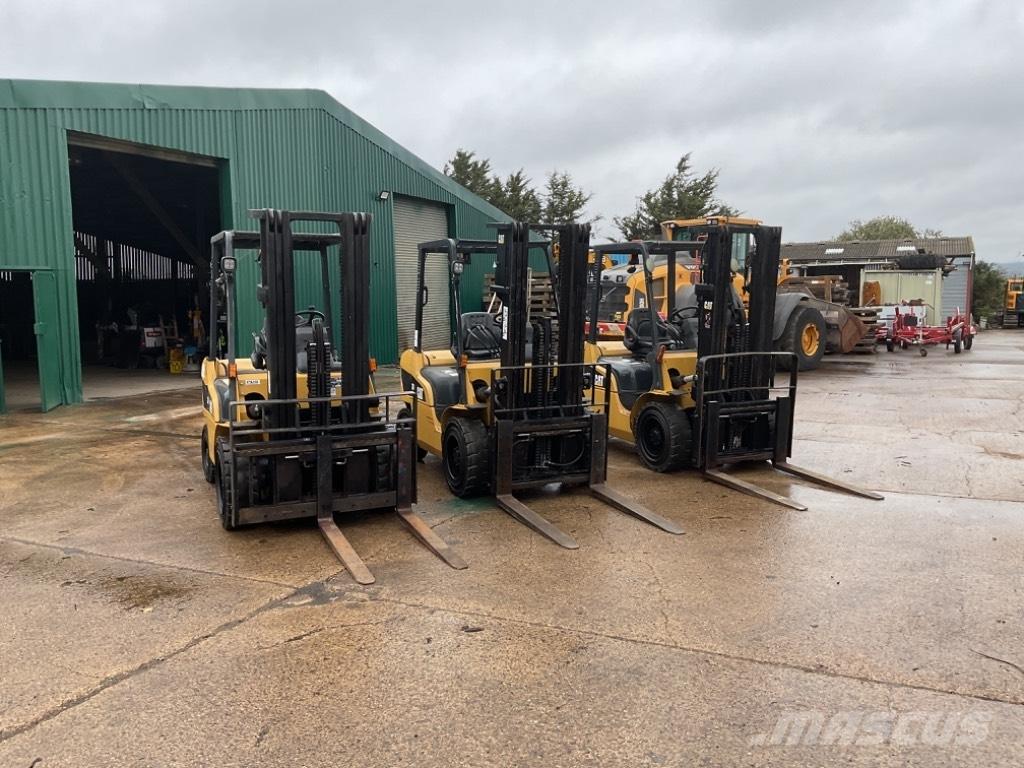 CAT DP30NT شاحنات الديزل