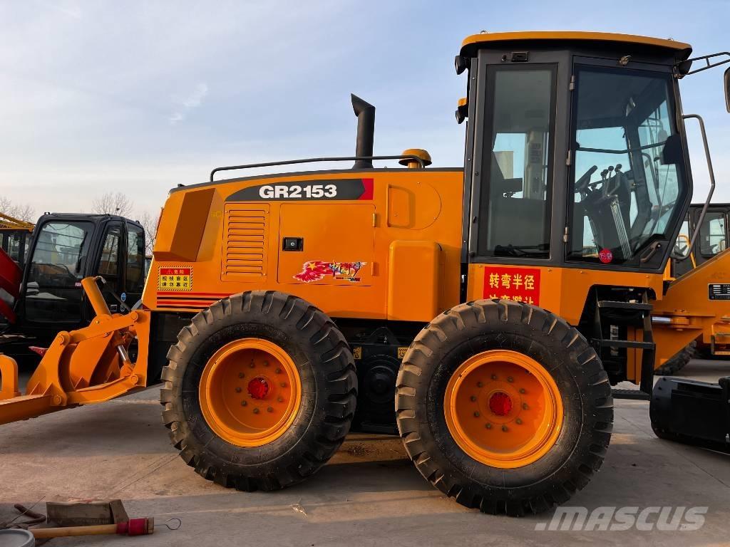 XCMG GR 2153 بلدوزرات بعجلات