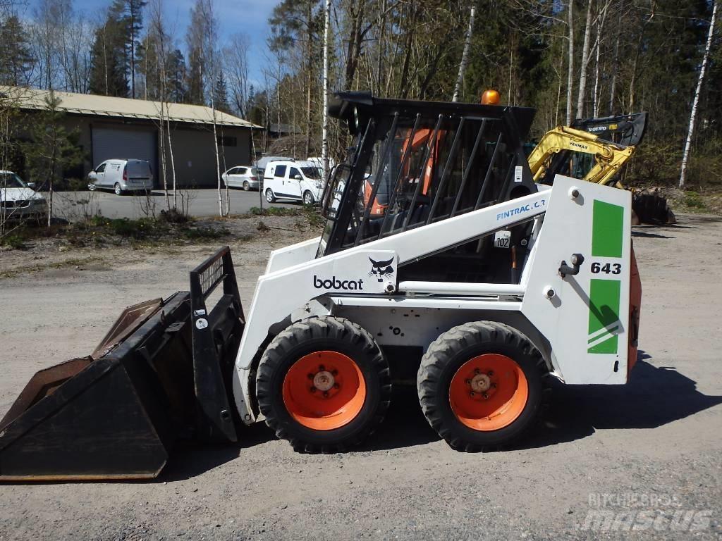 Bobcat 643 لوادر انزلاقية التوجيه