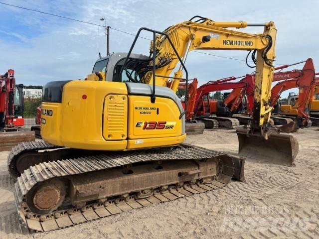 New Holland E 135 SR حفارات زحافة