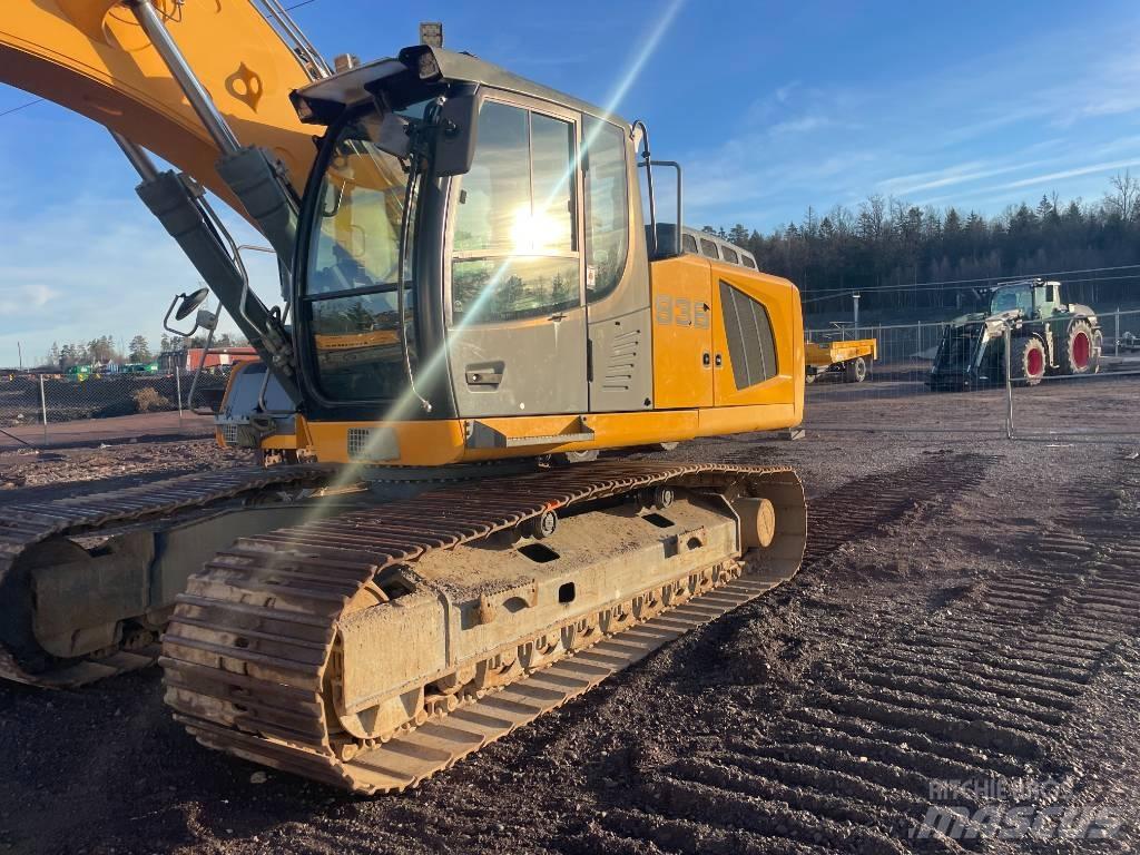 Liebherr R 936 LC حفارات زحافة