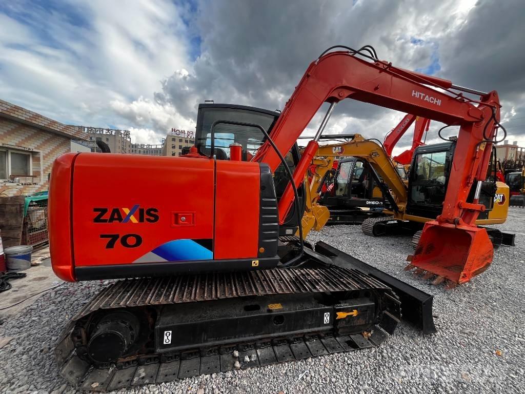 Hitachi ZX 70 حفارات وسط 7 طن - 12 طن