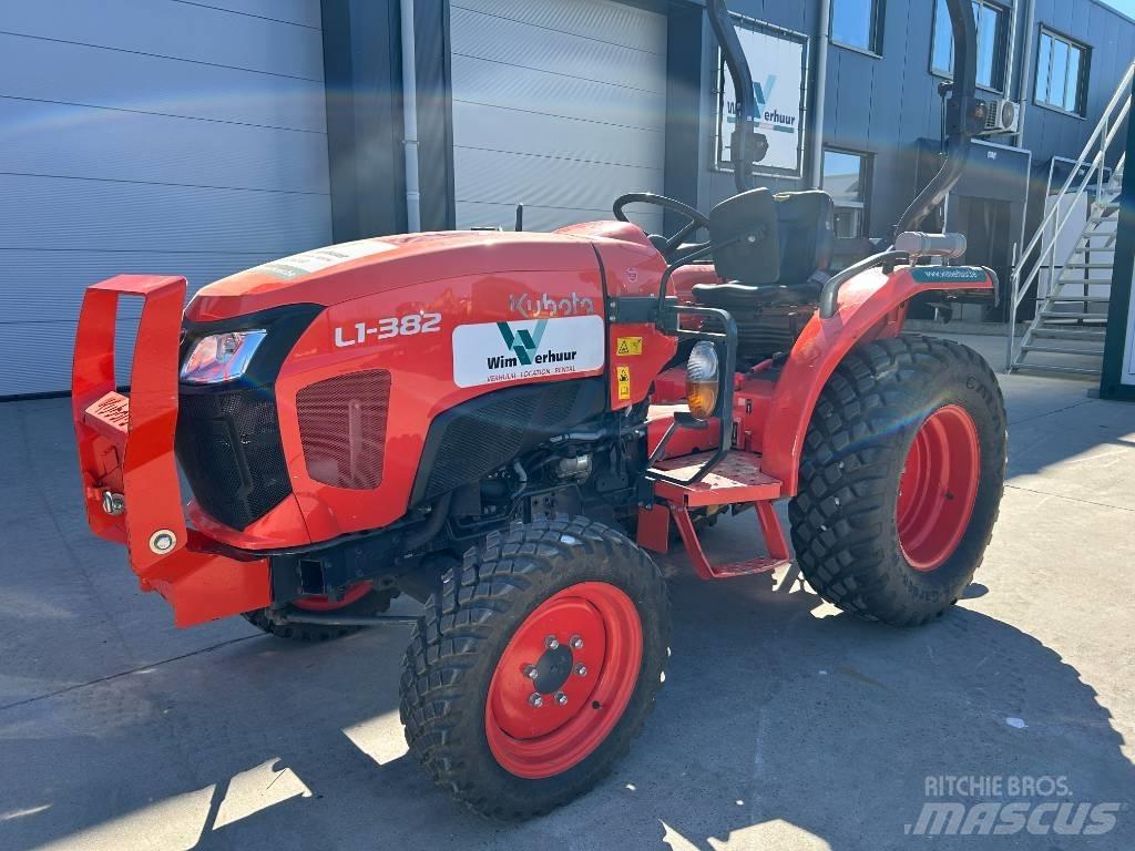 Kubota L1-382 HST جرارات مدمجة