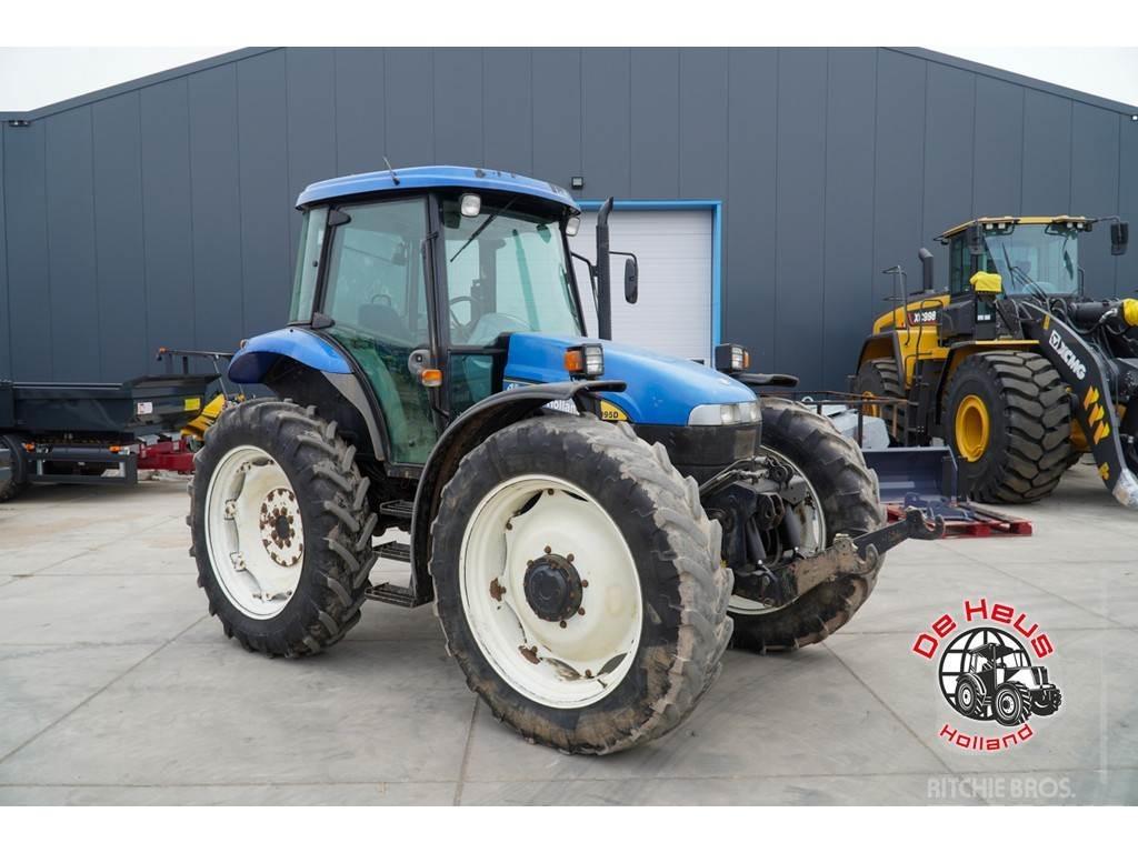 New Holland TD95D الجرارات