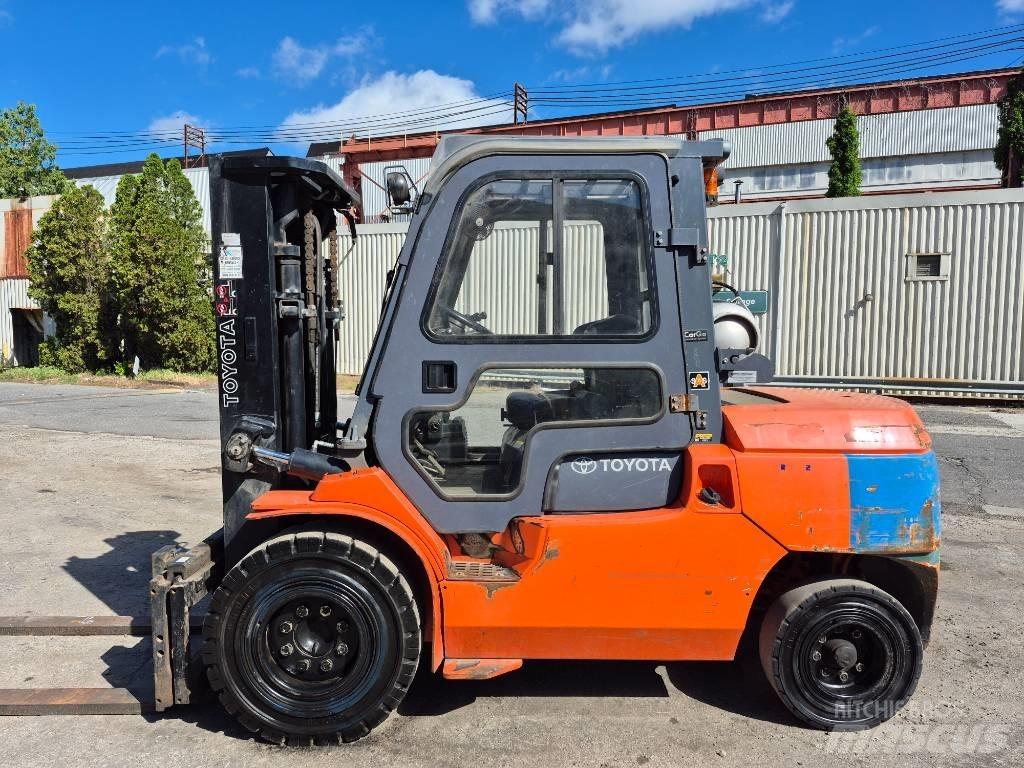 Toyota 7 FGCU 45 شاحنات ذات رافعات شوكية - أخرى
