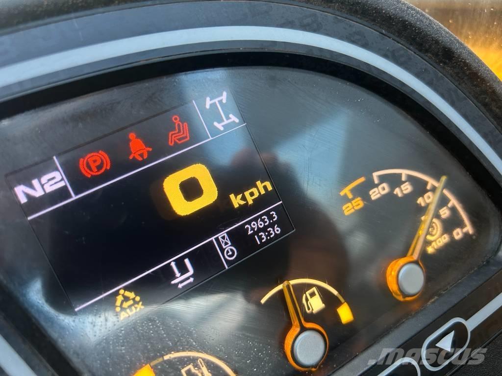 JCB 540-140 Hi Viz مناولات متداخلة