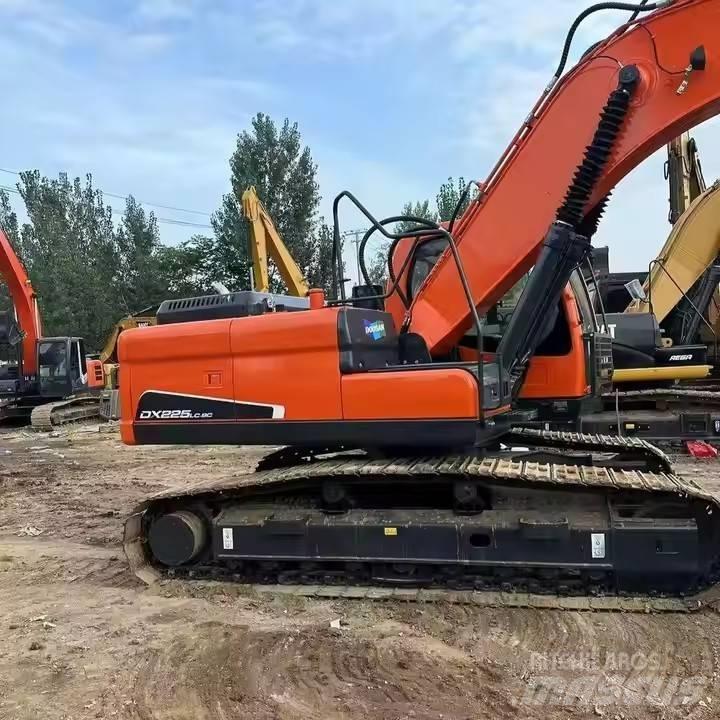 Doosan DX225LC-9C حفارات زحافة