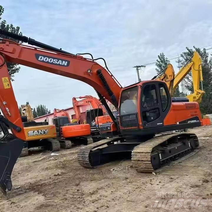 Doosan DX225LC-9C حفارات زحافة