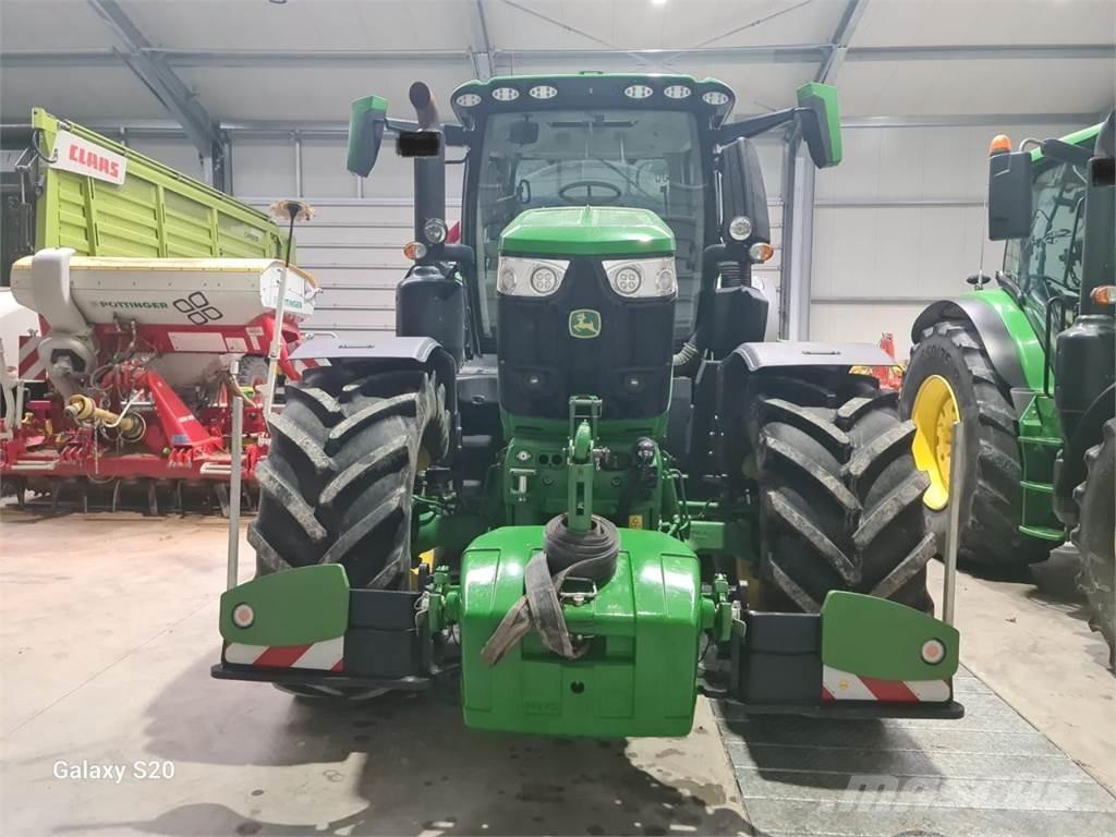 John Deere 6R 230 الجرارات