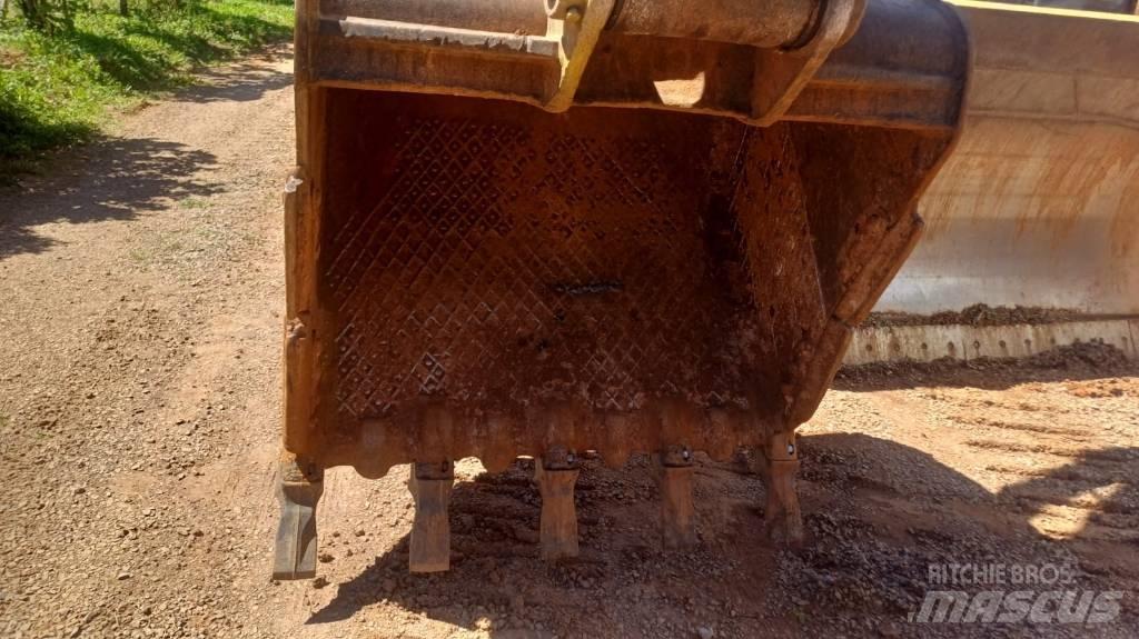 SDLG LG 6250 E حفارات زحافة