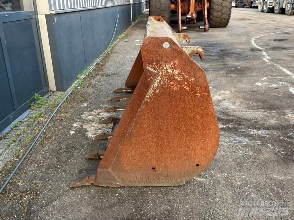  Onbekend WG-2400 دلاء
