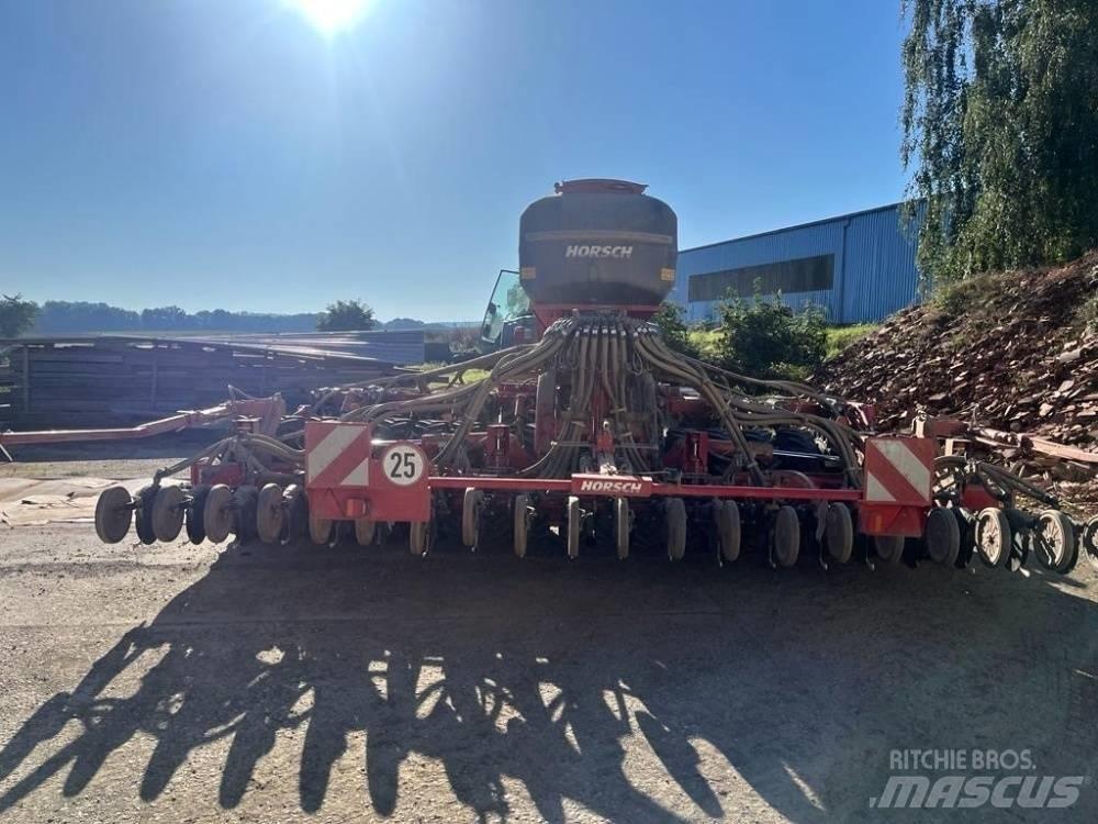 Horsch Focus 6 TD مثاقيب مدمجة