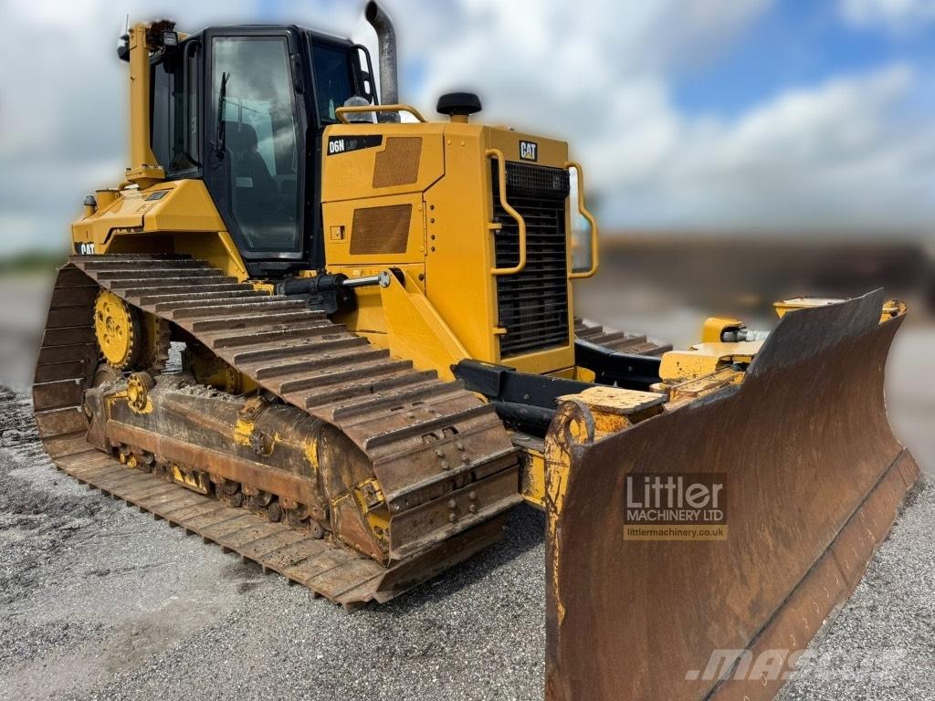 CAT D 6 N LGP بلدوزرات مجنزرة