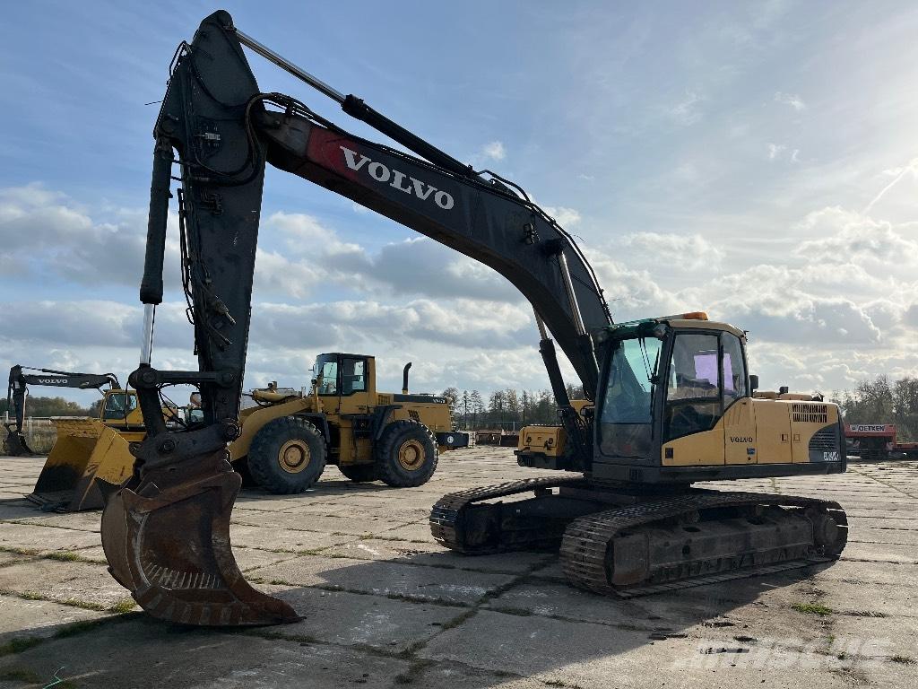 Volvo EC 240 C L حفارات زحافة