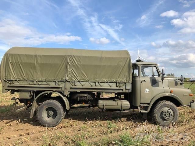 MAN 11-136 4T 4x4 شاحنات ذات هيكل صندوقي