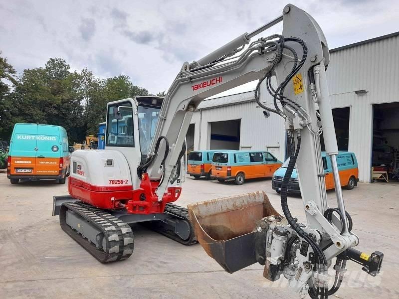 Takeuchi TB 250-2 حفارات صغيرة أقل من 7 طن (حفارات صغيرة)
